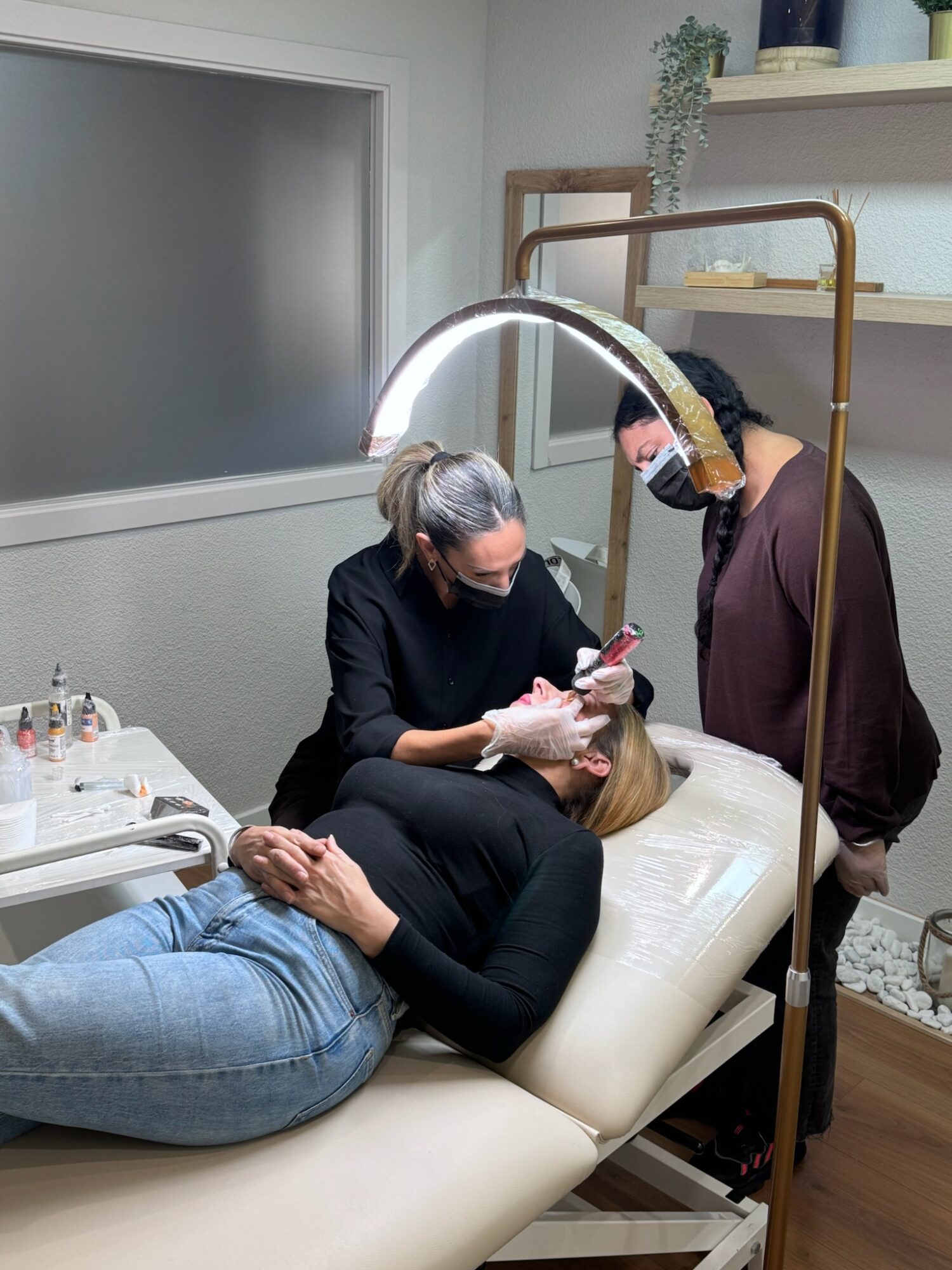 ESTETICISTA DE OJERAS